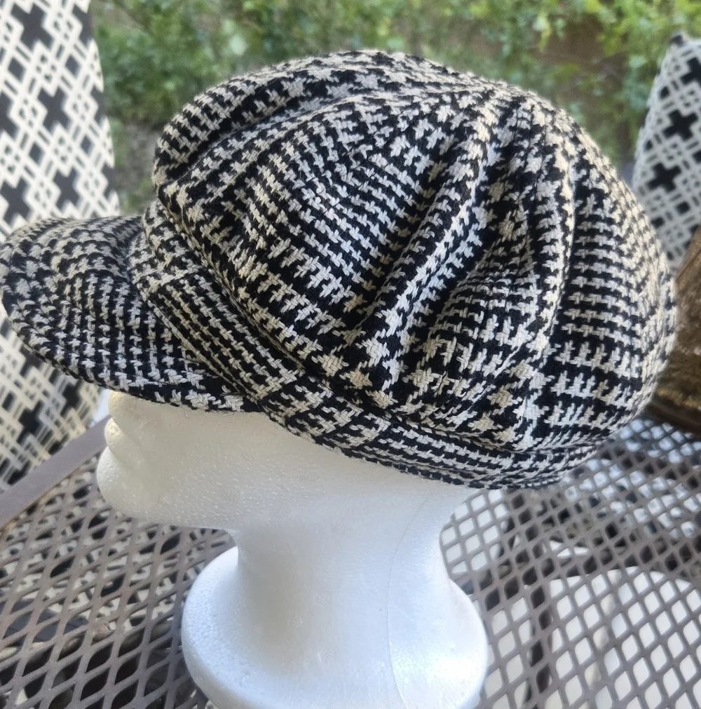 Wool Blend Pageboy Houndstooth Hat